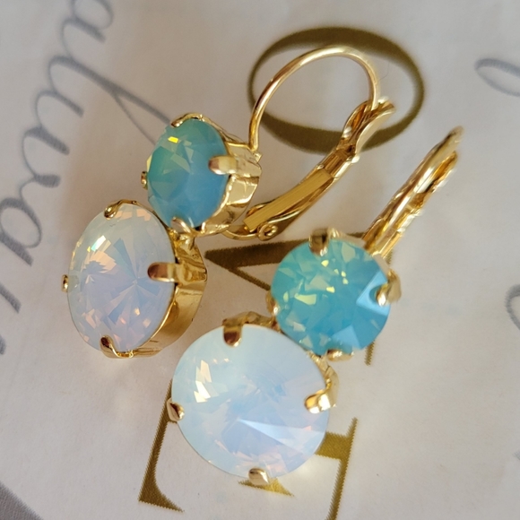 Austrian Crystal Earrings in Gold - Picture 6 of 7